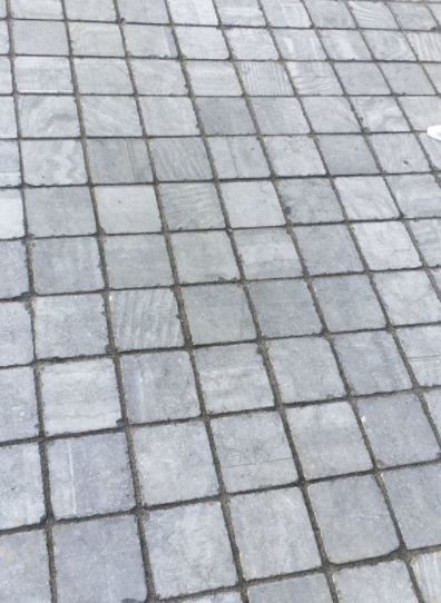 Grey Limestone Cobble setts 100x100 per Singe Piece